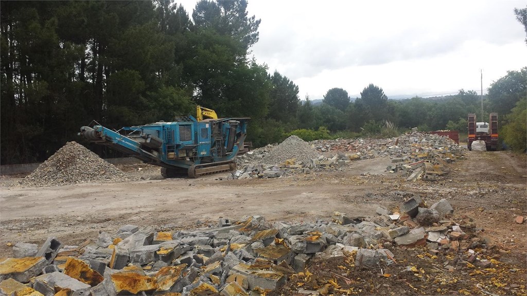 Foto 2 Limpieza y demolición de Parcela en Pereiro de Aguiar - Ourense
