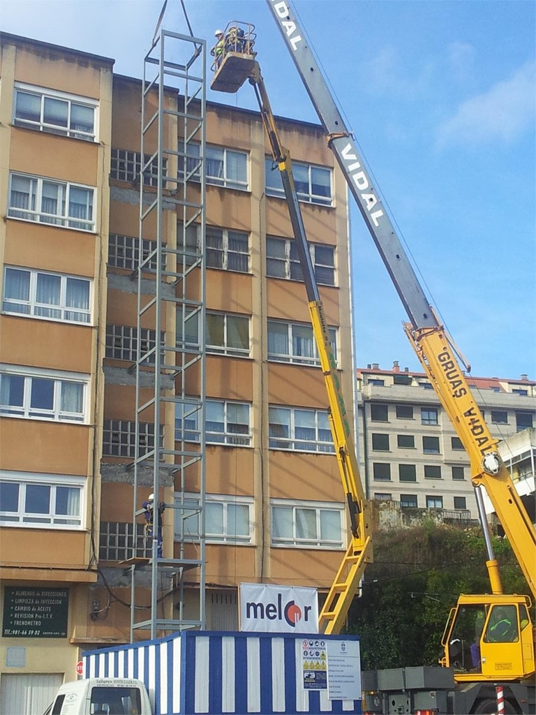 Foto 4 Reforma para la instalación de un ascensor en Avd. de Fonteculler 